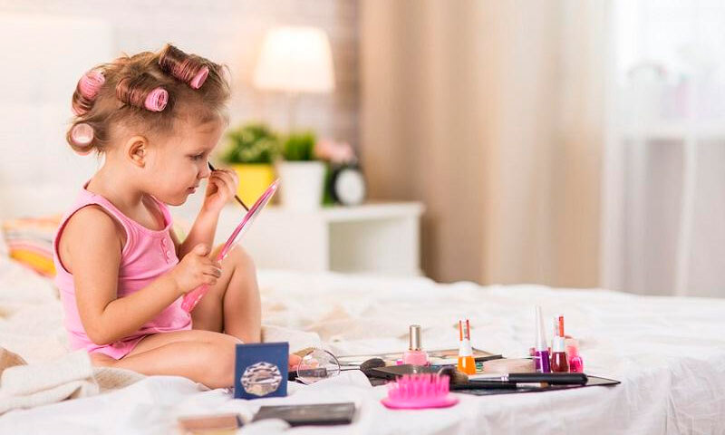 Vaikiška kosmetika: į ką atkreipti dėmesį